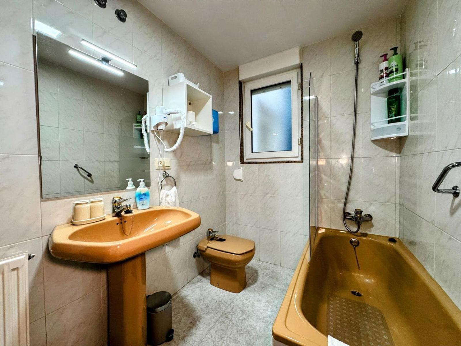 Apartamento Elena Centrico Con Wifi Cangas de Onís Exterior photo